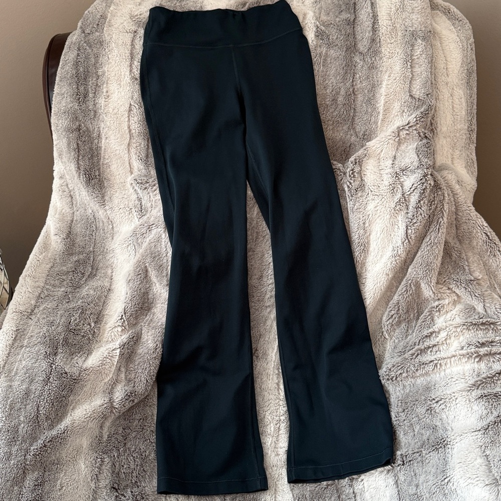 Athleta Girl High Rise Chit Chat Flare
Green, size M 8-10
